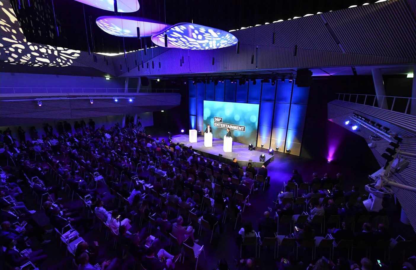 Szene vom 360° Entertainment Kongress. Das diesjährige Branchentreffen findet am 26. und 27. März 2024 in Andermatt (CH) statt. Veranstalter sind Ticketcorner und ESB Marketing Netzwerk. (Fotograf / Bildrechte: Gabriele Grießenböck)