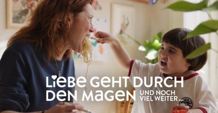 Key Visual zur ALDI SÜD Muttertags- und Vatertags-Kampagne - Liebe geht durch den Magen und noch viel weiter (Bildrechte: ALDI SÜD)