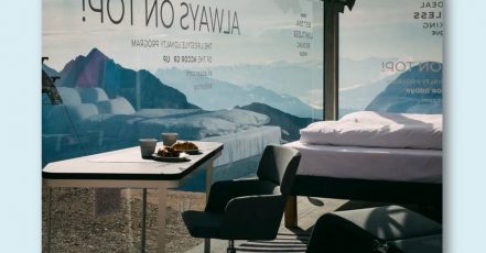 Bild: Accor verlost ein Frühstück in Deutschlands höchstem Pop-Up-Hotelzimmer direkt auf der Zugspitzplattform, Top of Germany (Bildrechte: Accor, group.accor.com)