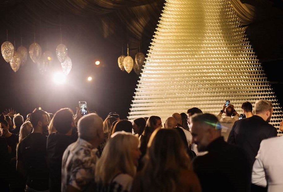 Bild: Atlantis, The Palm, Moët & Chandon X Guinness World Records 2022_Tower build_Silvester 2021