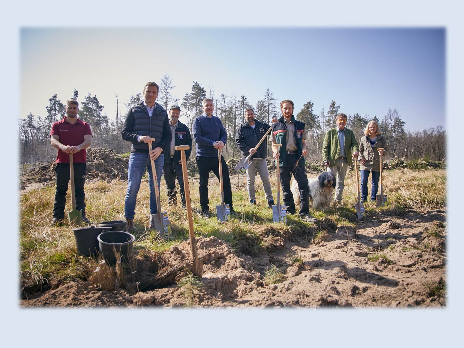 BAUHAUS setzt seine Baumpflanz-Aktionen gemeinsam mit dem DFB und weiteren Partnern fort.