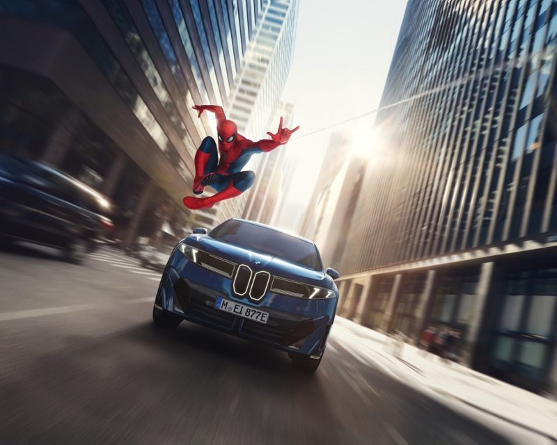 BMW Neue Klasse im neuen Kinofilm Spider Man Brand New Day, der Ende Juli weltweit in den Kinos gestartet ist (Bildquelle: BMW AG)