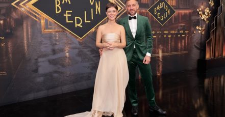 A tribute to Babylon Berlin Event am 10. September 2026 im Berliner Zoo Palast: Liv Lisa Fries und Volker Bruch bei der Weltpremiere der finalen Staffel von Babylon Berlin. (Bildrechte: ARD/Sebastian Gabsch; Foto: Sebastian Gabsch)