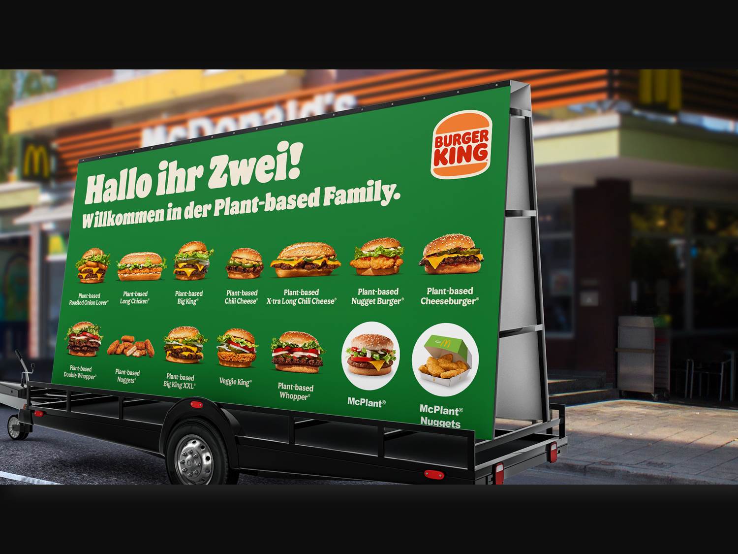 Mit dieser OOH-Aktion heisst Burger King McDonald's in der Plant-based Familie willkommen (Bildrechte / Bildquelle: BURGER KING Deutschland GmbH)
