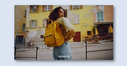 Screenshot v. 15.08.2024 aus dem CABAIA Kampagnen-Video "Love your back" (Quelle: cabaia.de/blogs/news/love-your-back, Link s.o.)