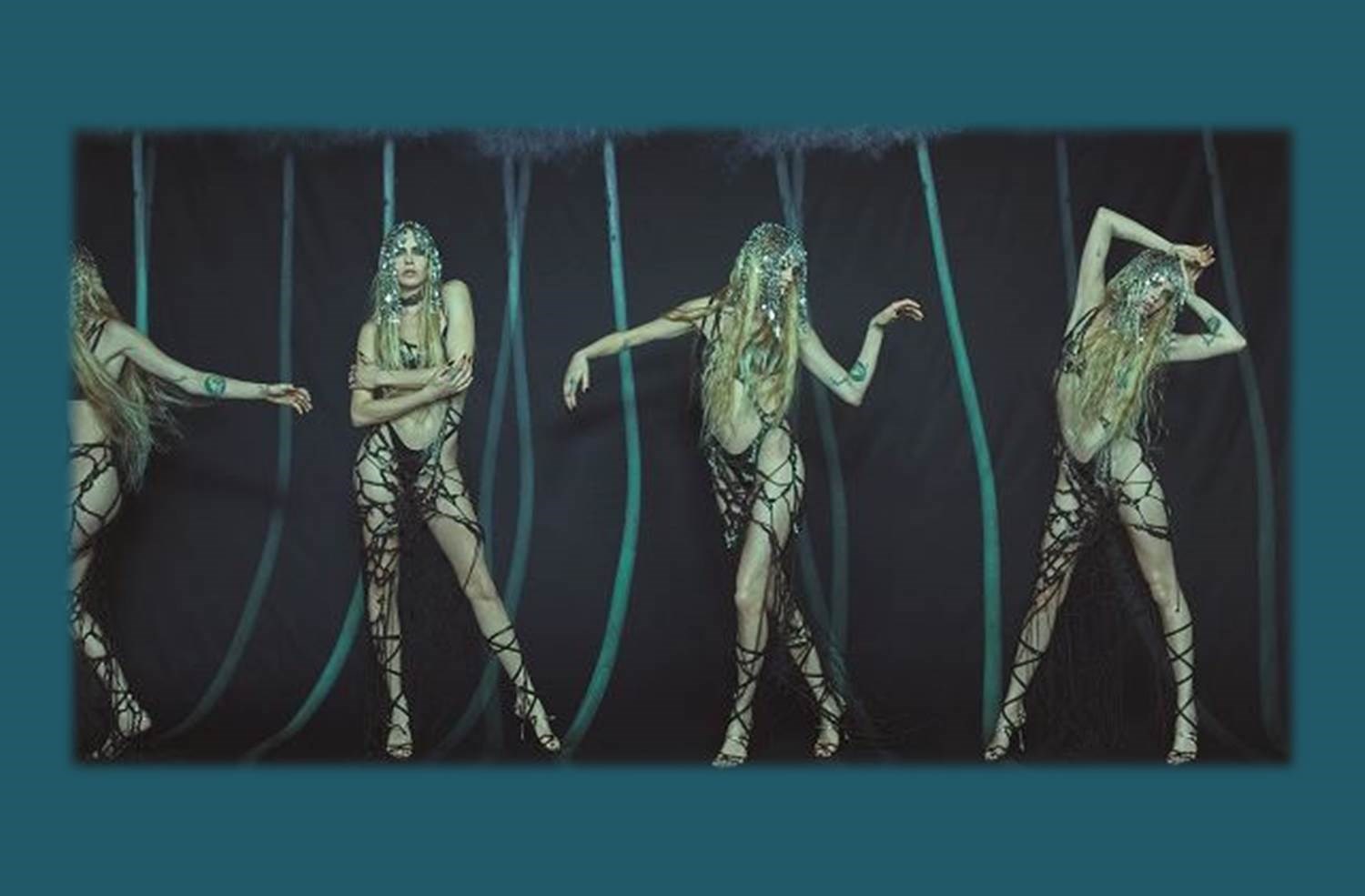 Bild: © Pirelli Kalender 2023, Cara Delevingne (Model), Emma Summerton (Fotografin)
