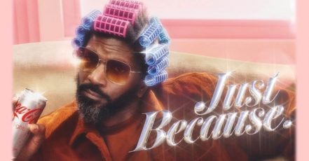 Titelbild: Motiv der Coca-Cola light "Just because"-Kampagne 2021 (Copyrights: The Coca-Cola Company)