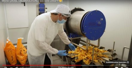 Screenshot: CrispyRob präsentiert ROB's Chips (Quelle: Youtube https://www.youtube.com/watch?v=vl8co6KDHQE&t=304s)