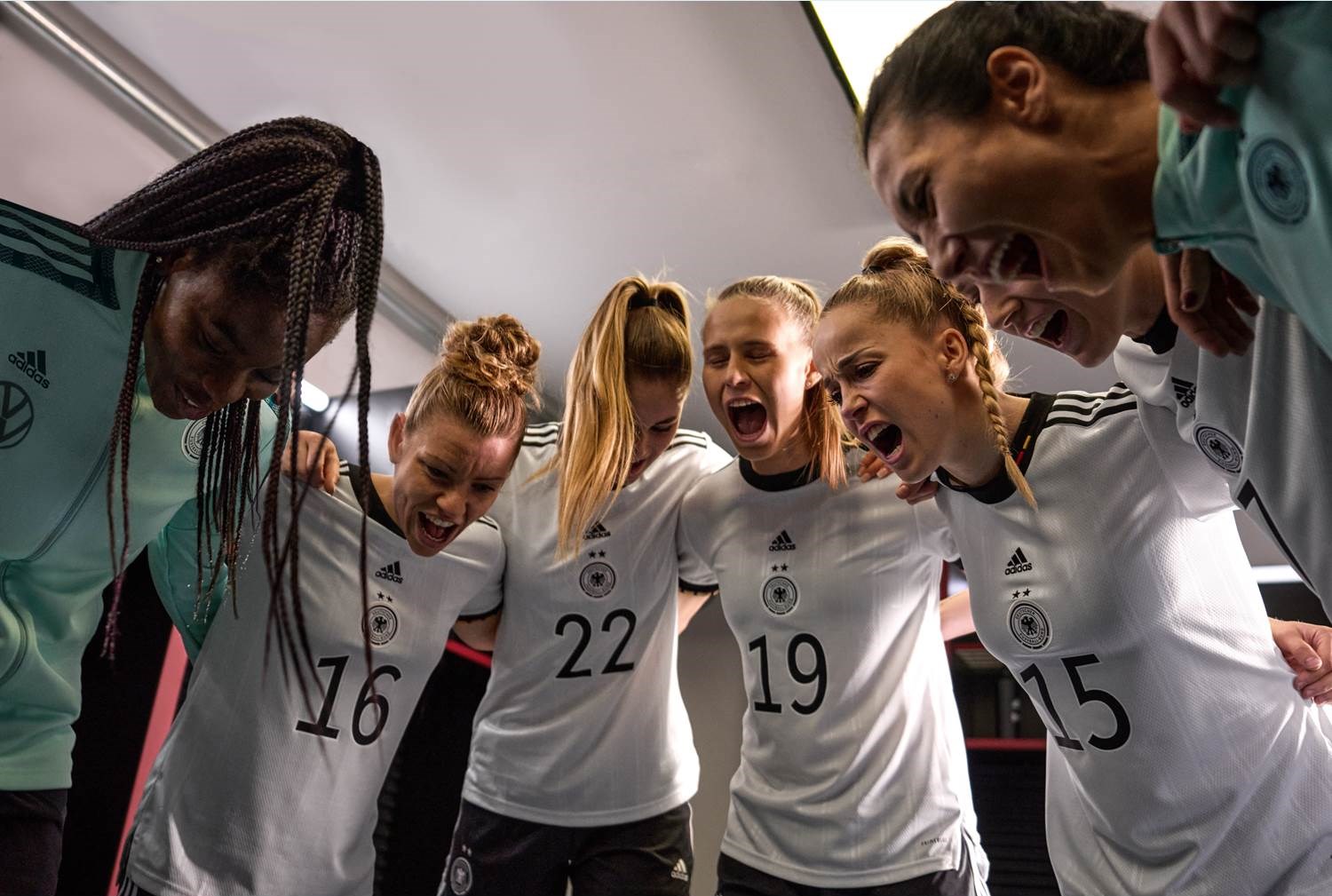 Das DFB Team steht im Mittelpunkt der neuen Peloton Sommer Kampagne, die zur Fußball-Europameisterschaft der Frauen 2022 crossmedial ausgespielt wird. Foto (Quelle / Copyrights): DFB, Peloton