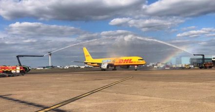 Bild: Danke-Botschaft von DHL Express landet in London (Copyrights: DHL Express)