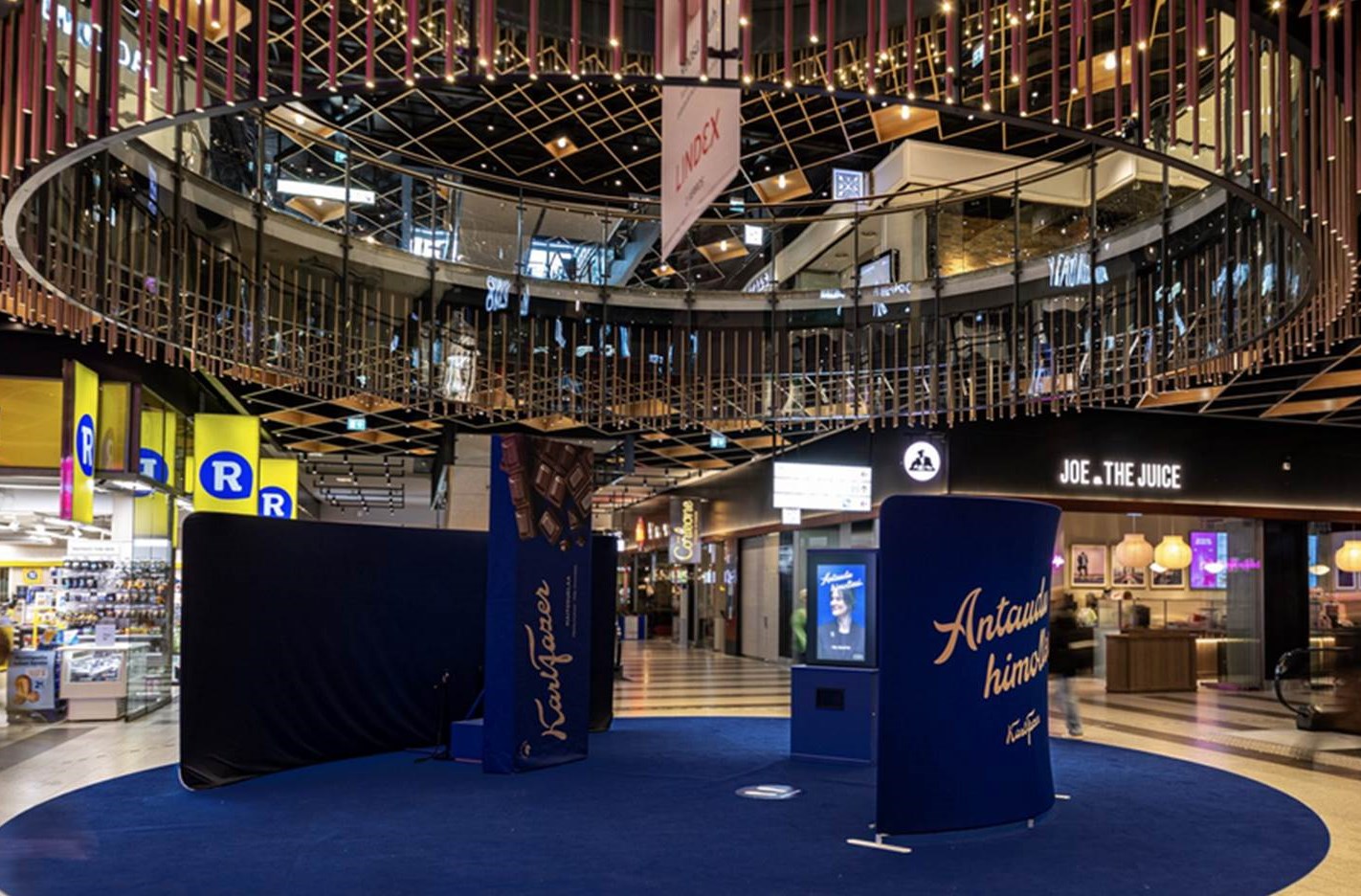 Desire-a-Bar Installation von Karl Fazer x SEK im Kamppi Shopping Centre Helsinki  (Bildquelle: SEK Finland)