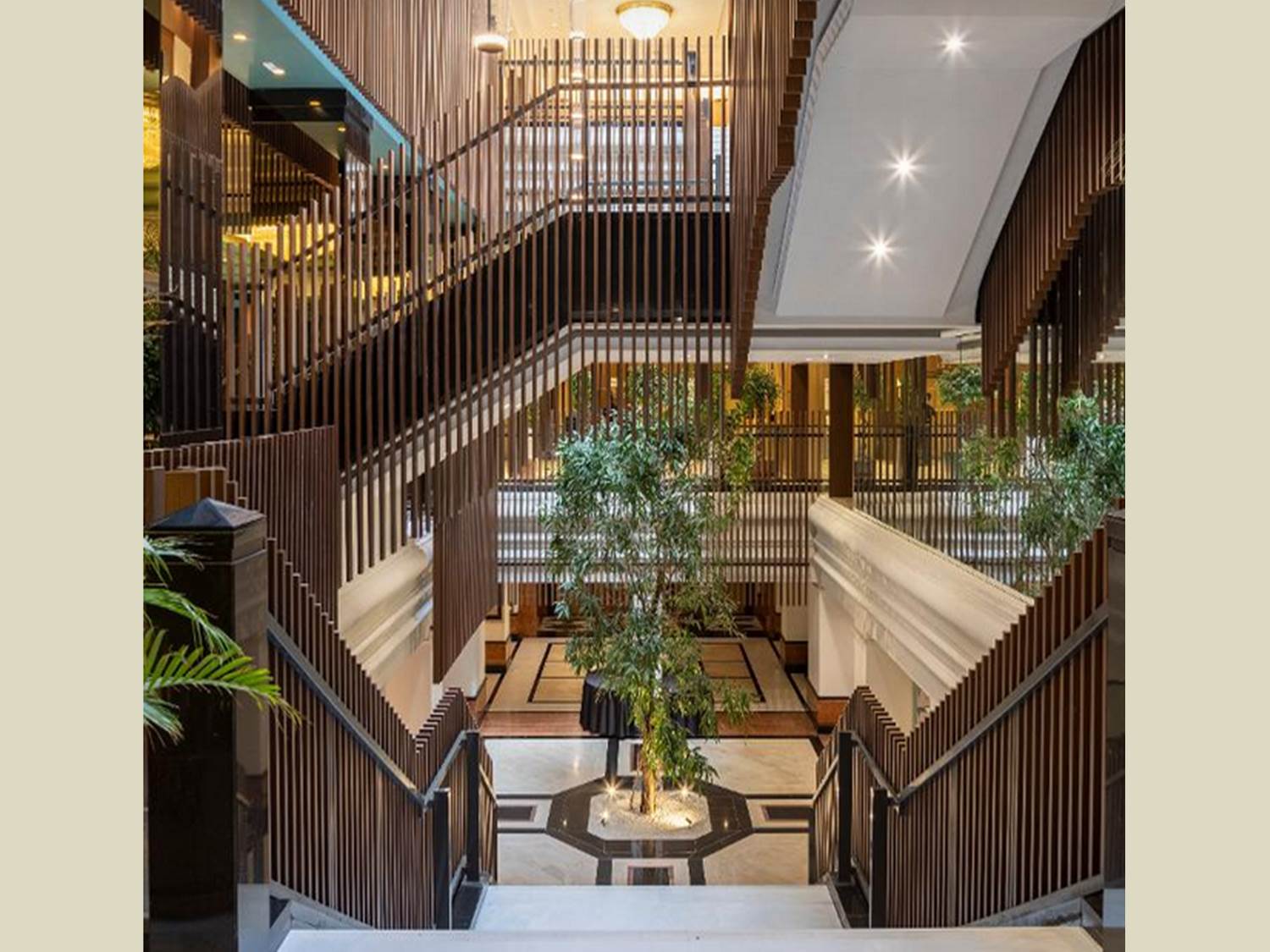 Das Designhotel Meliá Milano begeistert mit einem neuen, grünen Raumkonzept. In den Hygienebereichen entschieden sich die Architekten für Produkte von Duravit, auch wegen der besonderen Hygiene-Eigenschaften. (Bild / Quelle: Duravit.de)