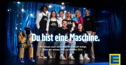 EDEKA Ausbildungskampagne 2026 – EDEKA setzt auch künftig auf Menschen statt auf Roboter (Copyright: EDEKA)