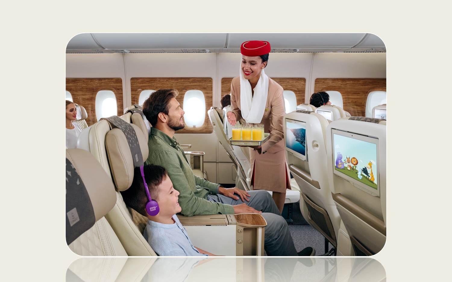 Emirates Flugszene Innenkabine (Bildrechte: Emirates). Bild übermittelt durch Wilde& Partner Communications.