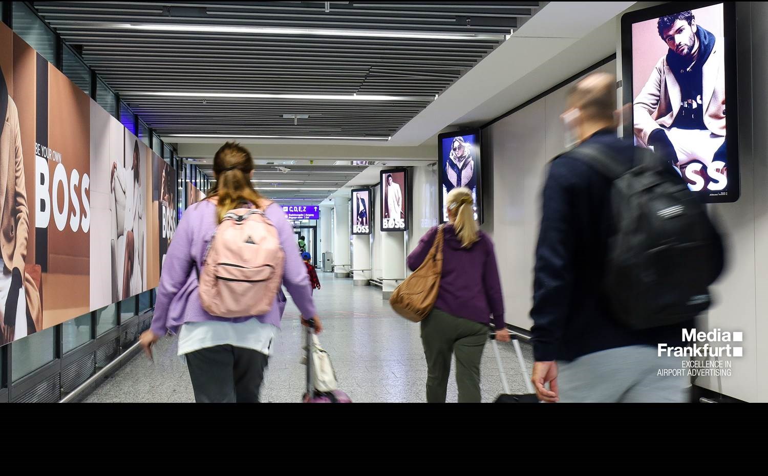 Wall Panels und Digital Screens im Non-Schengen-Bereich, Arrival B, am Flughafen Frankfurt (Copyrights: Media Frankfurt)