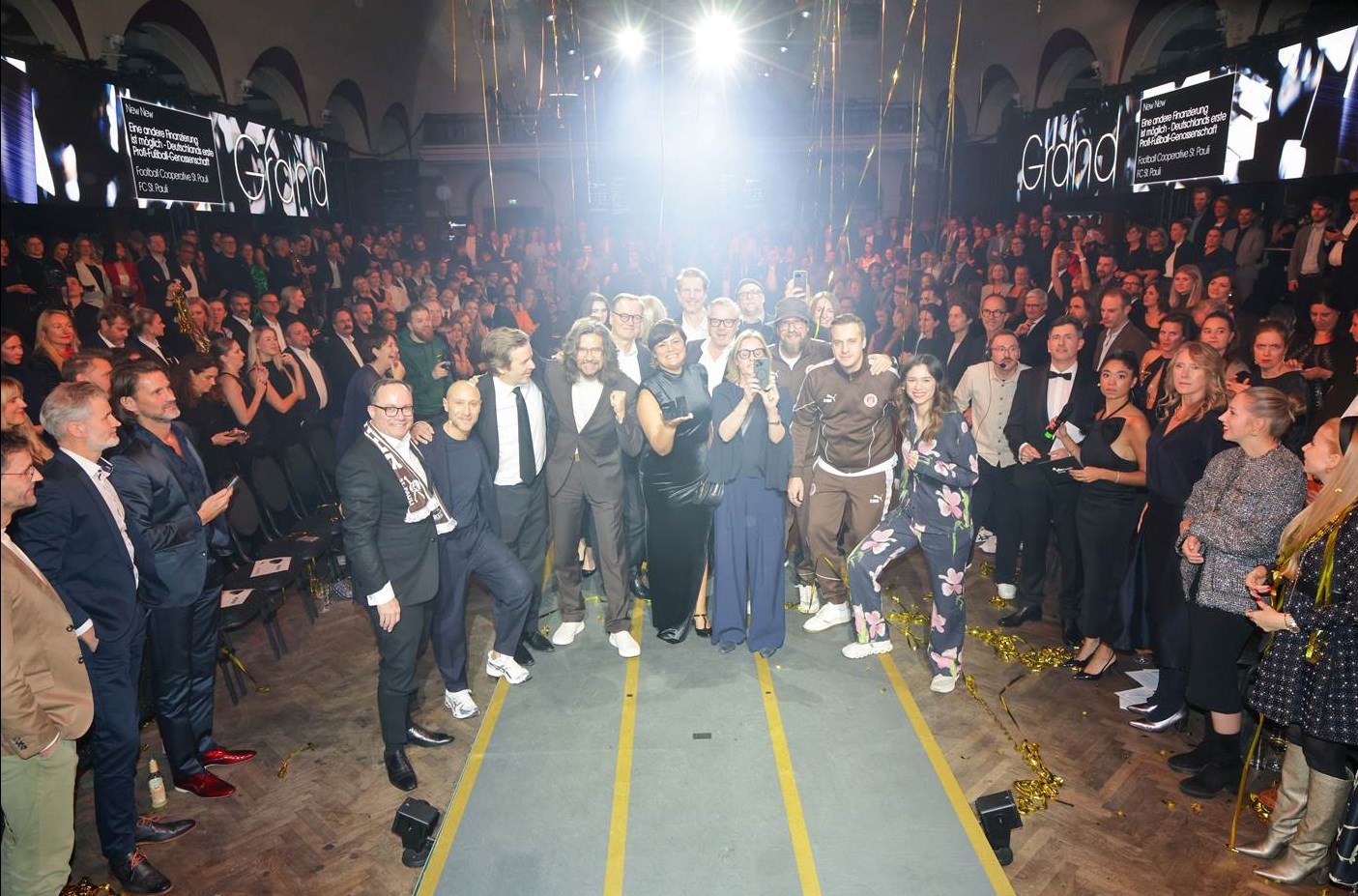 Der FC St. Pauli gewinnt den Grand Effie Germany 2025 – Das Gewinnerteam bei der Preisverleihung in Leipzig (Bildquelle: GWA)