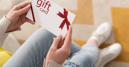 Bild: Gutscheinkarten 2021 - Studie zeigt Trends und Notwendigkeiten im Giftcard-Markt (Copyrights: iStock.com/LightFieldStudios/IMS)