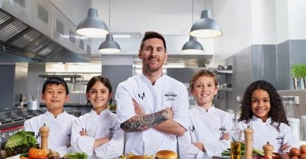 Hard Rock x Leo (Lionel) Messi – Das neue Hard Rock Messi Kids Menü ist ab heute in teilnehmenden Restaurants und Hotels der Hard Rock International Gruppe erhältlich. (Bildrechte: Hard Rock International)