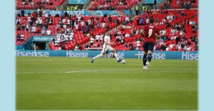 Bandenwerbung bei der UEFA EURO 2020 (Bildrechte: Hisense)
