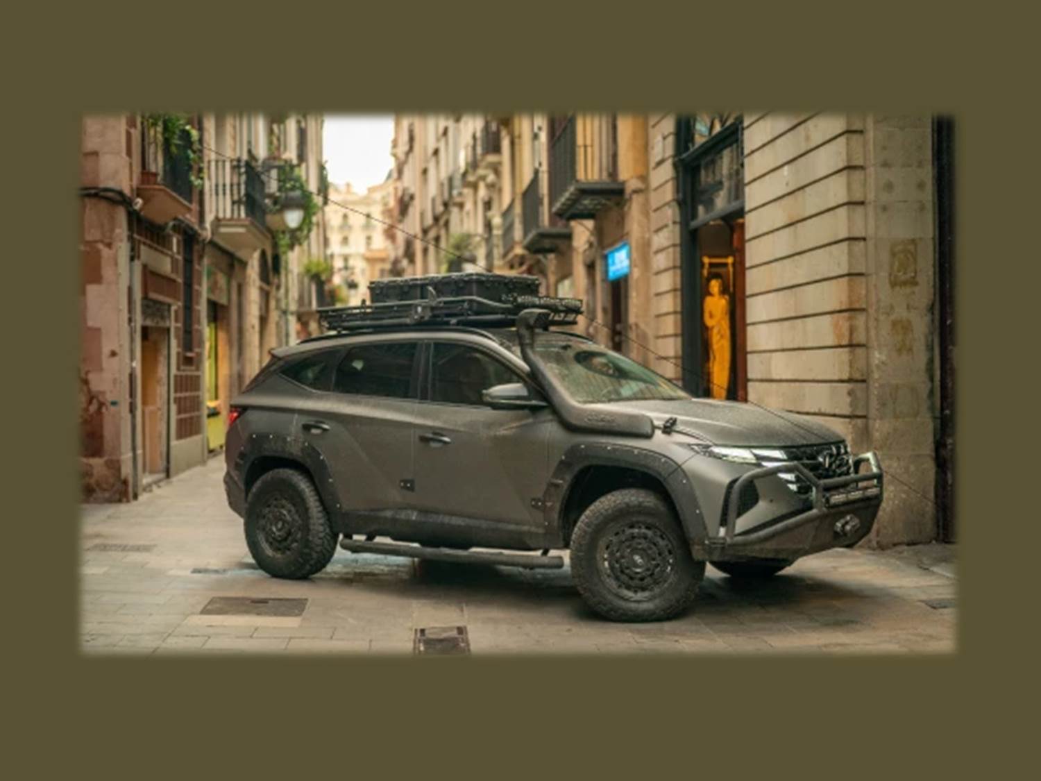 Bild: Der Hyundai TUCSON spielt eine Rolle im Sony Pictures-Film "Uncharted"