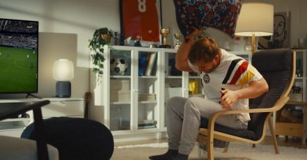 Bereit für die EM zu Hause - Motiv der IKEA EM Kampagne 2024 (Bildquelle: thjnk)