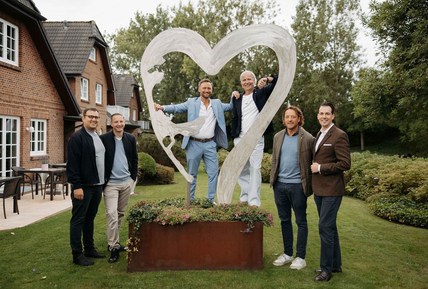 Die Sylter Gastgeber: (v. l. n. r.): Ben Müller-Birkholz, Jan-Philipp Berner, Jan Nissen-Hünding, Holger Bodendorf, Thomas Samson und Max Westphal (Foto / Bildrechte: Axel Steinbach)