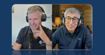 Im neuen Ottobock-Podcast erzählt Auftaktgast John McFall im Gespräch mit Ranga Yogeshwar von den Wendepunkten seines Lebens als Paralympionik, Arzt und ESA-Astronaut. (Copyright: Ottobock)
