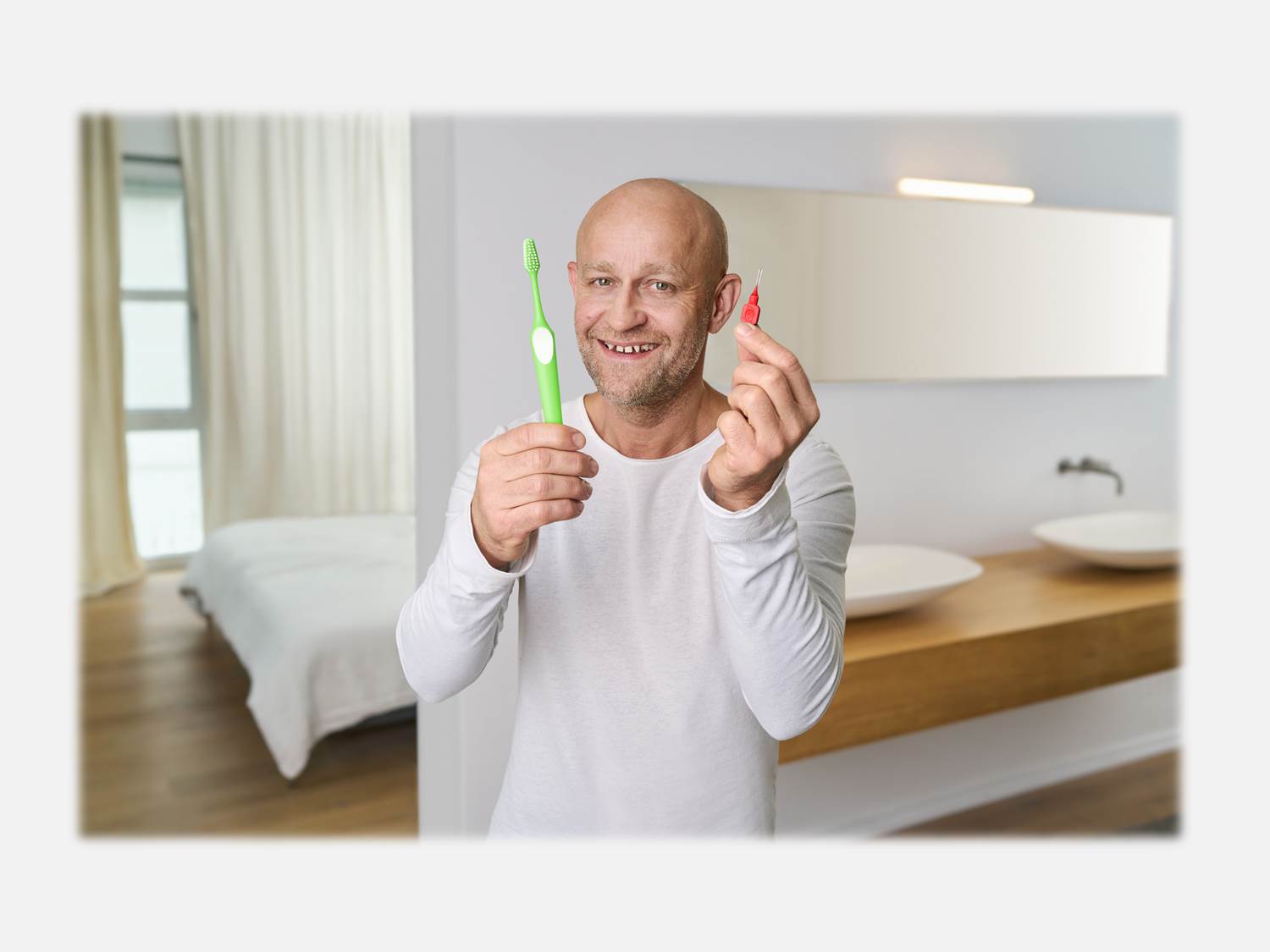 Bild: Neue Zahnpflege-Kampagne "Wer Te sagt, muss auch Pe sagen!". Der Schauspieler Jürgen Vogel ist erneut Markenbotschafter für TePe. (Bildrechte: TePe D-A-CH GmbH)