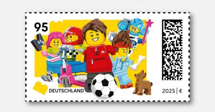 Sonderbriefmarke der Deutschen Post AG zum Internationalen Tag des Spielens 2025, Motiv LEGO (Quelle: LEGO)