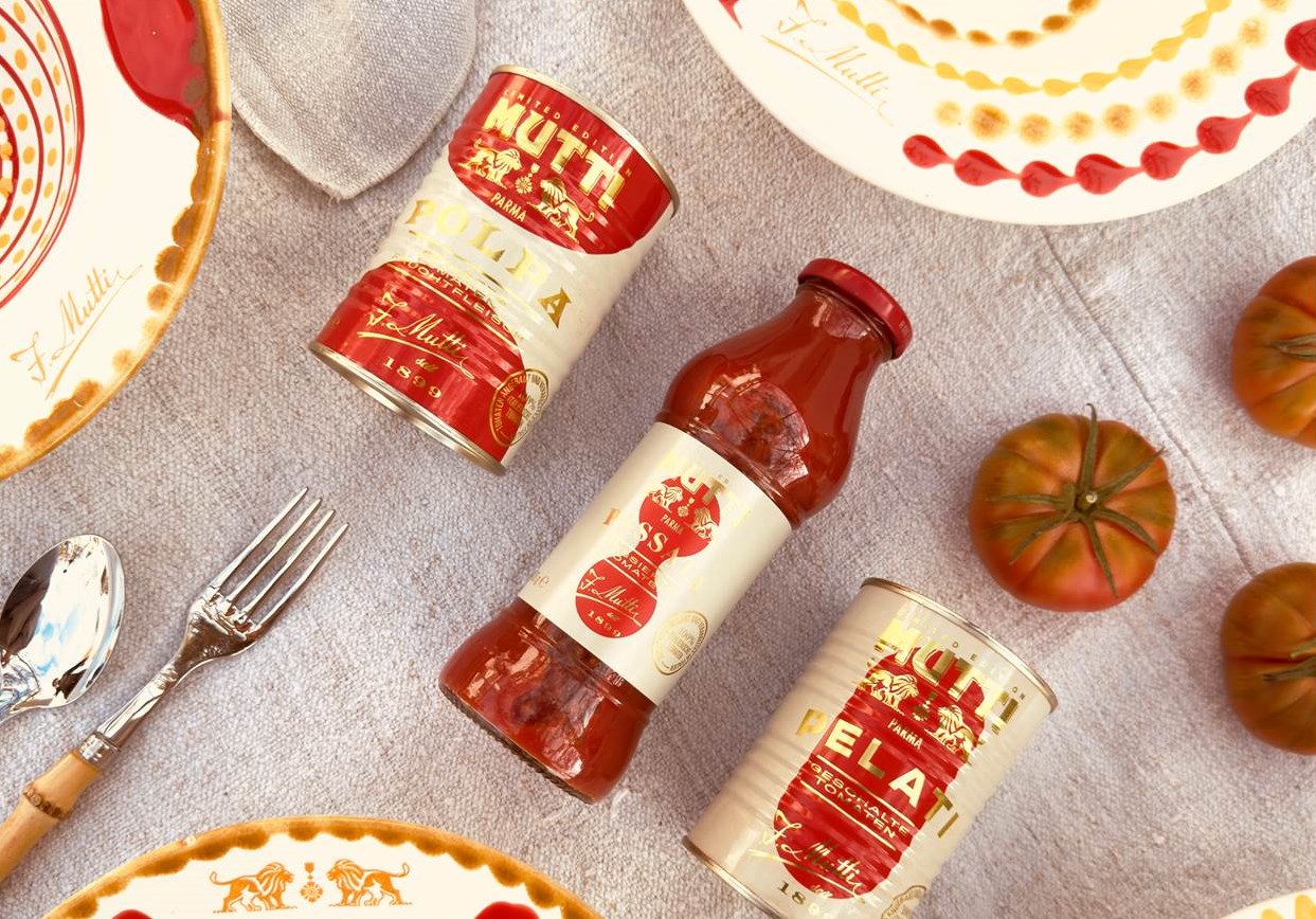 MUTTI Limited Edition und Designteller von Studio Riviera (Quelle: MUTTI S.p.A.)