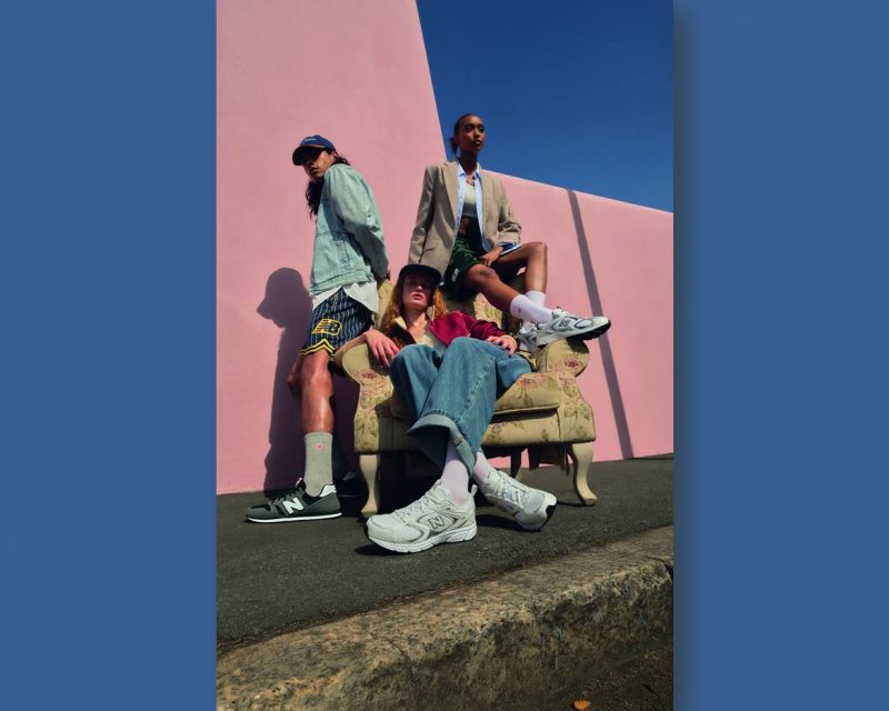 Motiv aus der DEICHMANN New Balance Kampagne 2026 (Foto: DEICHMANN/Lukas Korschan)