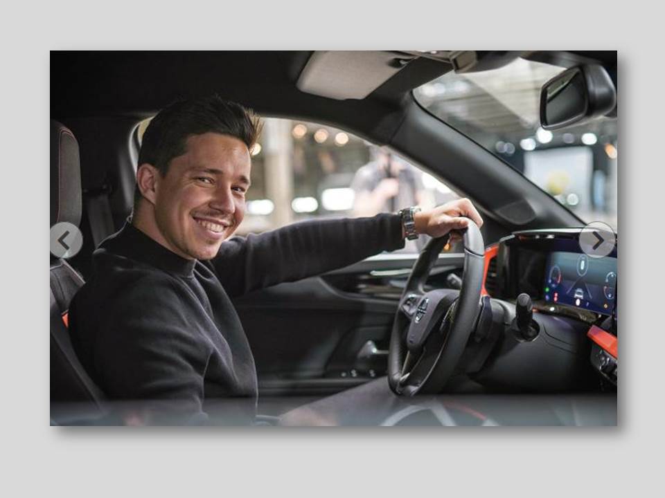 Bild: Nico Santos fährt Opel Mokka – Opel Markenbotschafter-Kampagne 2021