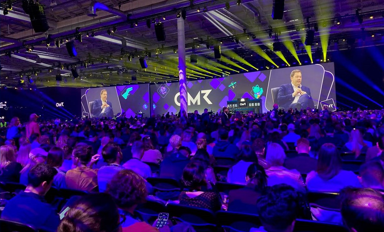 OMR26 – Festival Recap auf marketingScout.com – Szene von Tag 2 – Bundesfinanzminister Lars Klingbeil live auf der OMR Main Stage (Foto: marketingScout.com Redaktion)