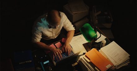 Szene aus dem Kurzfilm "Forgiving Johnny" von Publicis Sapient, Teil 2 der dreiteiligen Dokuserie "Tech for Good"