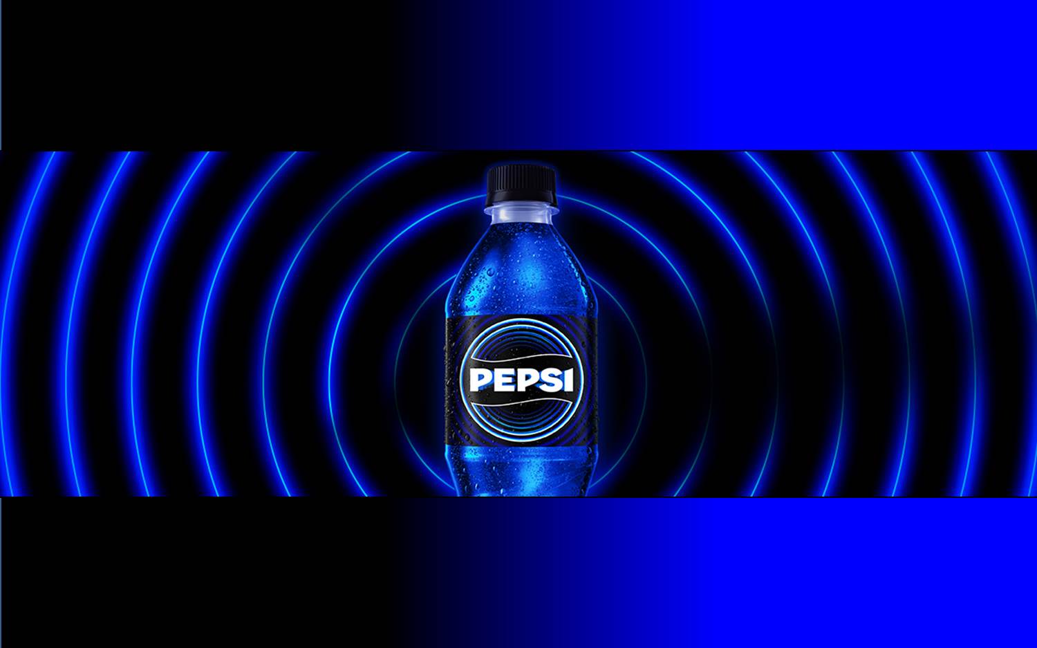 Die Pepsi Electric Blue Limited Edition ist ein Hingucker im Regal und ein neues Geschmackserlebnis für die Fans (Bildrechte: PepsiCo) | Bild-Hintergrund: marketingScout.com Redaktion