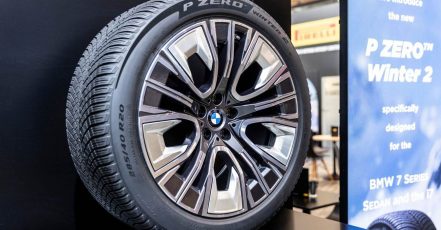 Der neue Pirelli P Zero Winter 2 für den 7er BMW, ausgestellt auf der Tire Cologne (Bildquelle und Bildrechte: BMW Group)