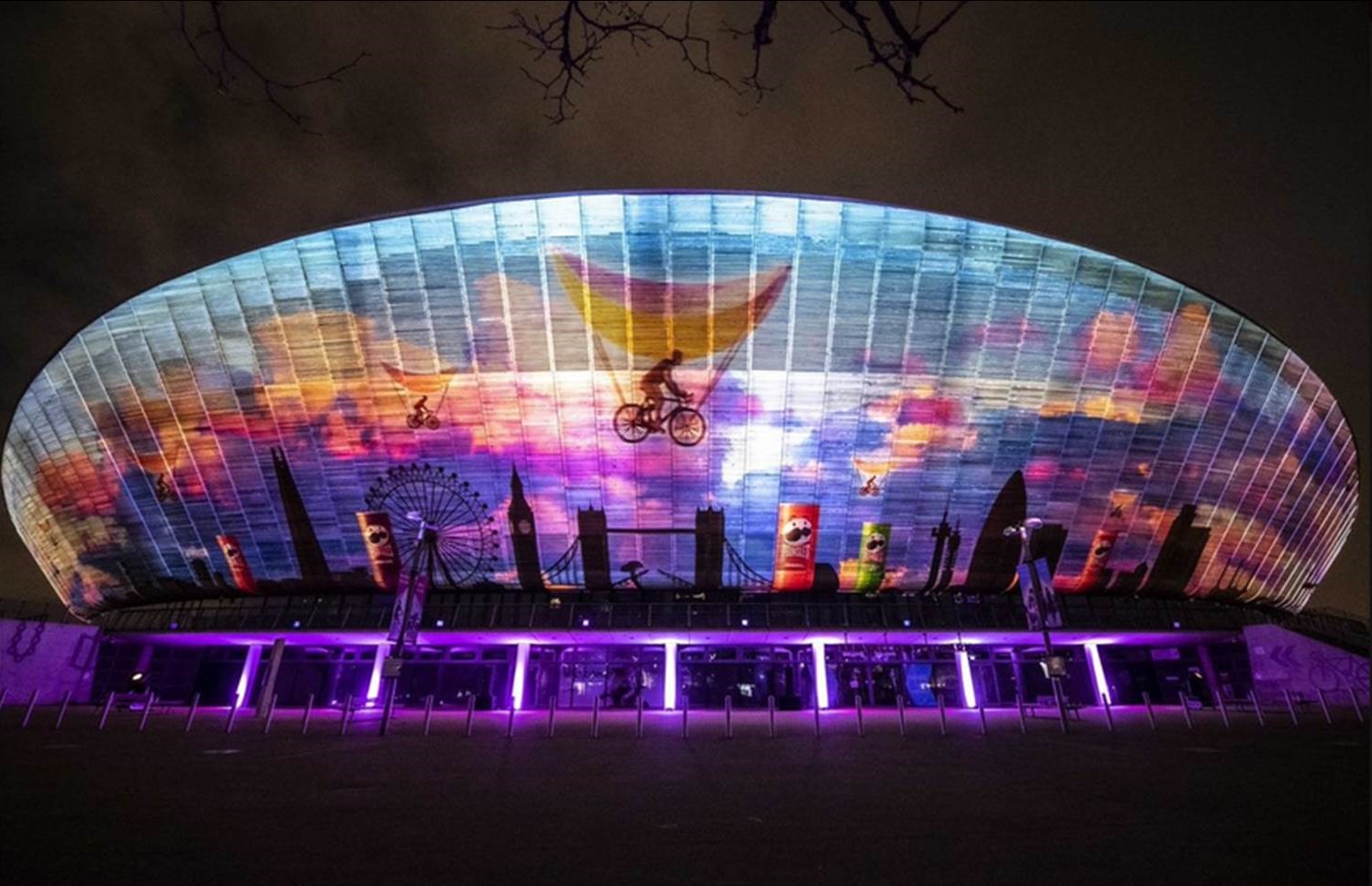 Die Pringles Mind Popping Kampagne startete mit einer spektakulären Lichtshow in London