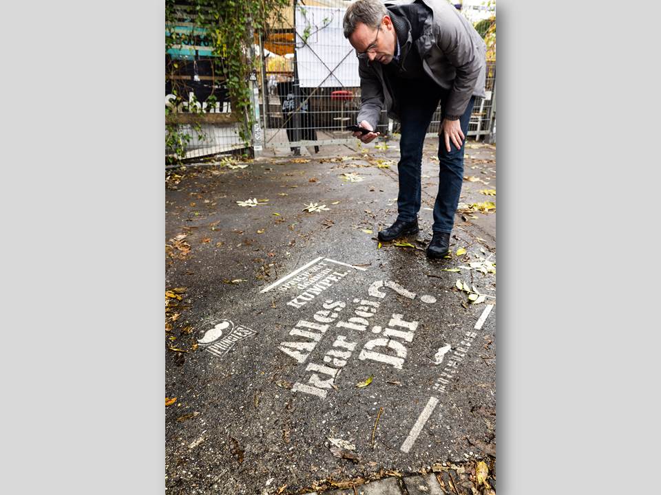 Bild: Pringles X Movember – Pringles und Movember eroberten am 1. November 2021 die Straßen Berlins, um Männer daran zu erinnern, sich um ihre mentale Gesundheit zu kümmern.