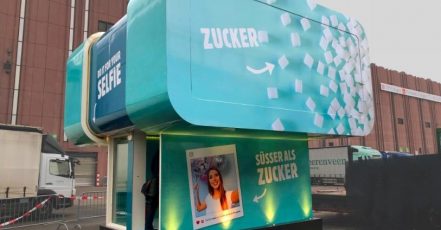 REWE SugarCube vor der ISM in Koeln (Coypyright: REWE)