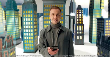 Mario Götze wirbt für die Banking-App des Fintech-Unternehmens Revolut (Bildquelle: Screenshot v. 17.10.2024 aus dem Kampagnenvideo, zu sehen auf YouTube: https://www.youtube.com/watch?v=sDhw2CxpEqQ)