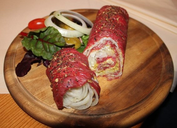 In Celle werden die Rouladen roh gegessen – Diese regionale Spezialität gibt es wirklich nur hier (Copyright: CTM GmbH)