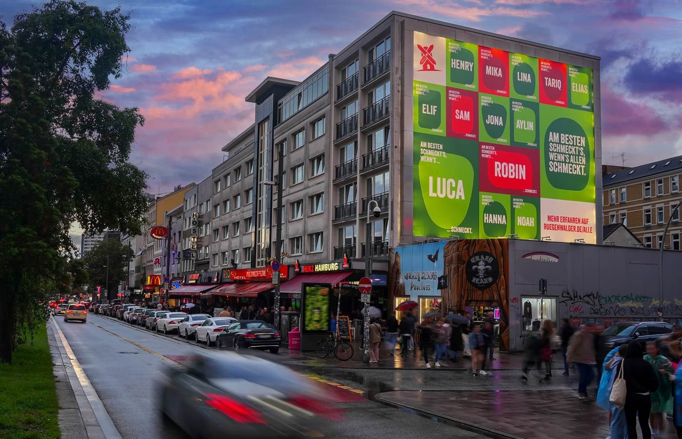 Rügenwalder Mühle DIR-Kampagne, Riesenplakat auf der Hamburg Reeperbahn, Spielbudenplatz (Bildquelle: Rügenwalder Mühle)