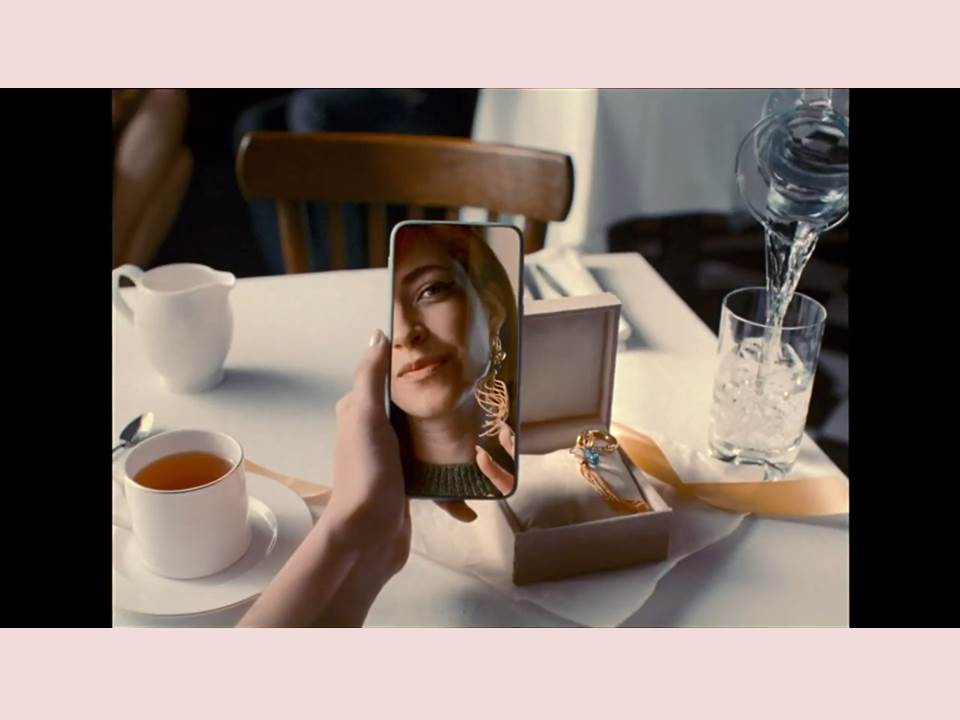 Bild: Szene / Screenshot aus dem Kampagnen-Video. Scalapay - Take your time to enjoy. Take your time to pay (November 2021 – Scalapay – Buzzman)