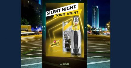 Bild: Schweppes Weihnachtskampagne 2020 / Motiv SILENT NIGHT. TONIC NIGHT. (Quelle: obs/Schweppes)