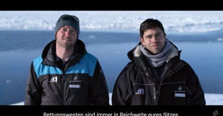 Screenshot Sicherheits-Video Air New Zealand: https://www.youtube.com/watch?v=TEsHqdA9dV0&feature=youtu.be