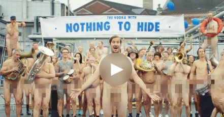 Screenshot Video: https://www.absolut.com/de/nothing-to-hide/ 08.02.2018