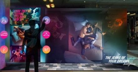 Screenshot_fashionnetwork.com_26.07.2017 | Diesel-startet-interaktive-Kampagne-Jeans-of-your-Dreams | Bild / Quelle: Diesel