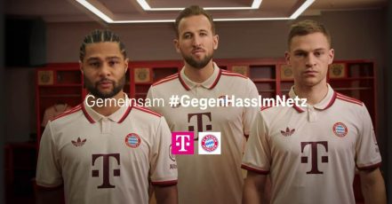 Screenshot v. 14.03.2025 aus dem Kampagnen-Video Spiel keinen Fehlpass im Netz, Deutsche Telekom x FC Bayern München (Quelle: Deutsche Telekom | Video auf YouTube, Video-Link s.o.)
