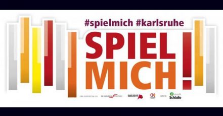 Bild: "Spiel mich! Karlsruhe"-Logo (Quelle: https://www.karlsruhe-erleben.de/veranstaltungen/spiel-mich)