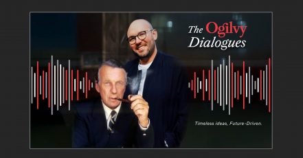Chris Jungjohann im Dialog mit der Werbelegende David Ogilvy. (Quelle: Ogilvy Group Germany)